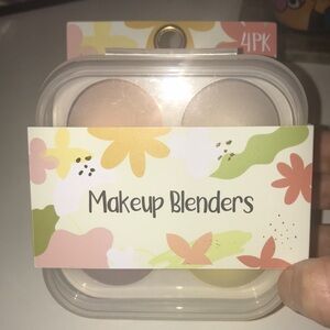⭐️ Makeup Blenders 4-Pack in Reusable Tote